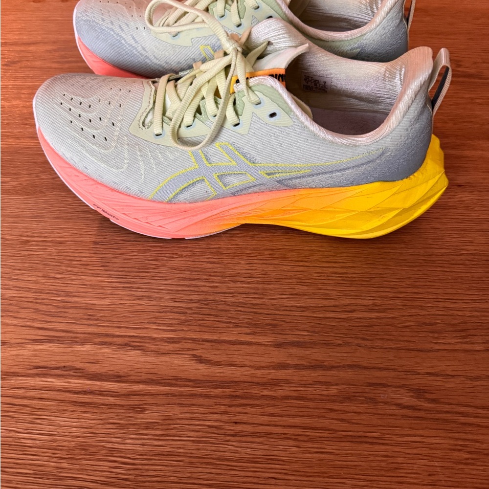Asics Novablast 4  Women's Sneakers in Light Green and Coral - Picture 3 of 6